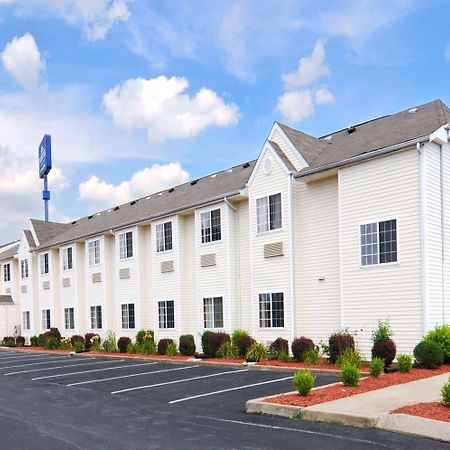 Microtel Inn And Suites Clarksville Exterior foto
